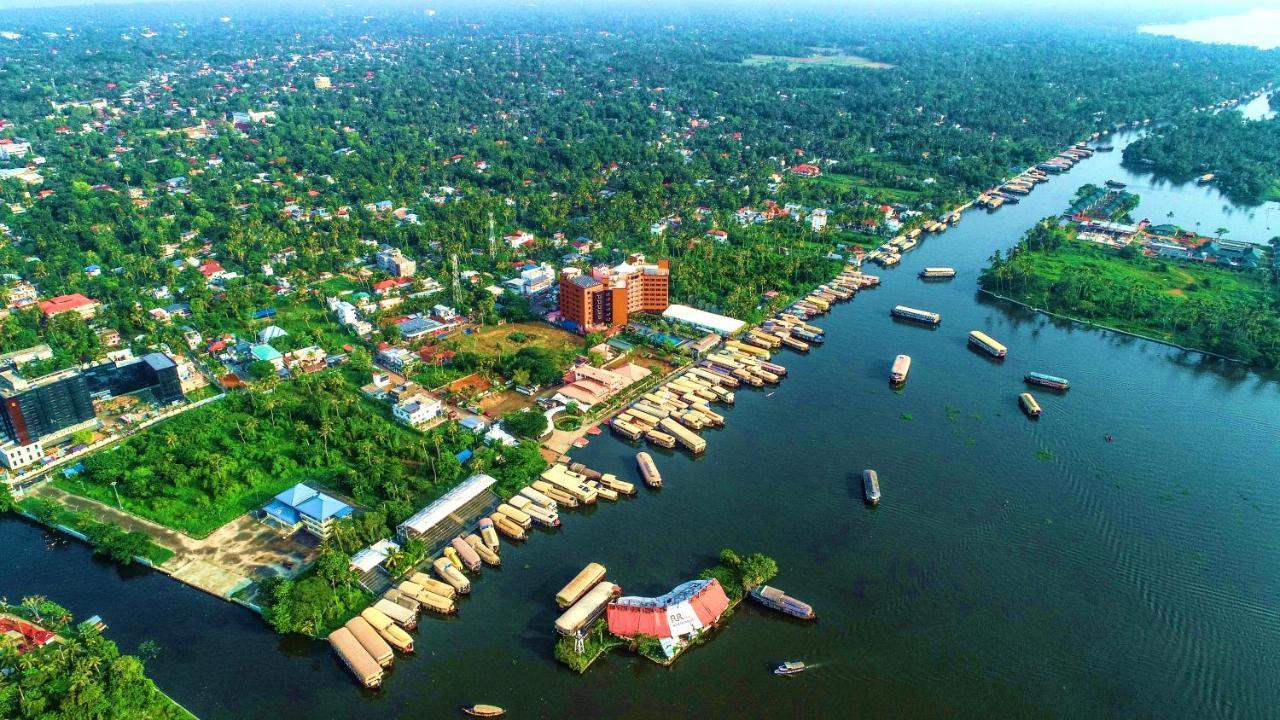 Ramada By Wyndham Alleppey Alappuzha Екстериор снимка