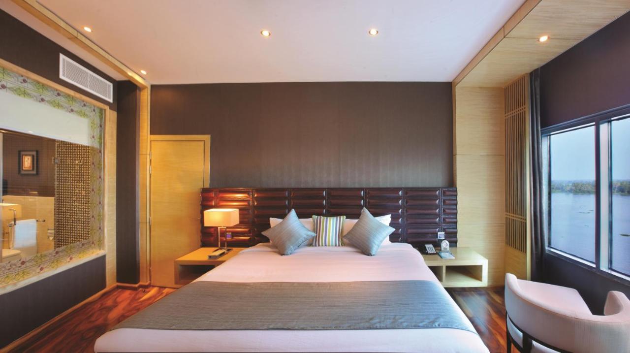 Ramada By Wyndham Alleppey Alappuzha Екстериор снимка